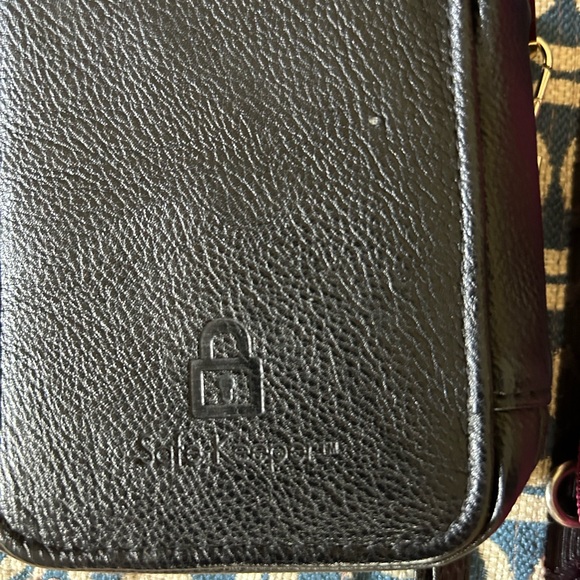 Set of Travel accessories multi Sak, Travelon Danny K Safe Keeper - Picture 3 of 5